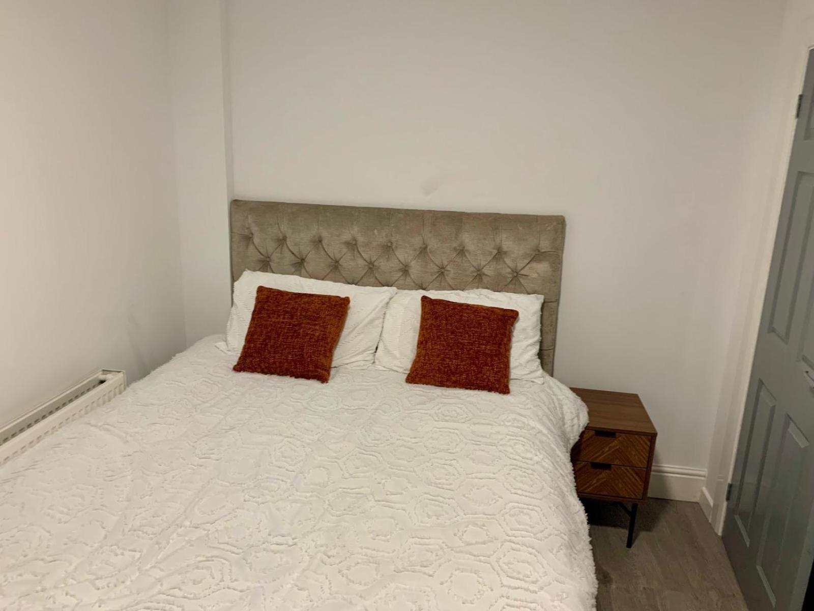 M4M Rooms- Ng8 5Np Room 1 نوتينغهام المظهر الخارجي الصورة